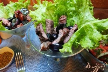 фото рецепта Салат с острой печеной говядиной и виноградом