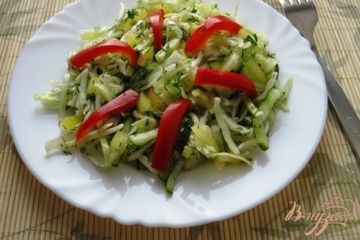 фото рецепта Салат с капустой Хрустящий бум