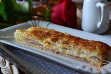 фото рецепта Пирог из слоеного теста с яблочной начинкой