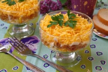 фото рецепта Салат с яблоками и сыром
