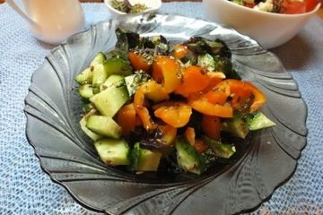 фото рецепта Салат с огурцом и тимьяном