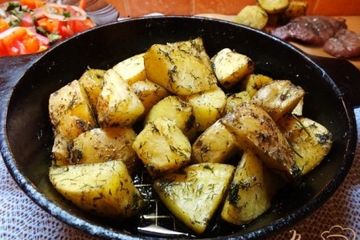 фото рецепта Картофель запеченный в специях и травах