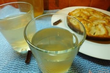 фото рецепта Имбирно-анисовый компот из груш и яблок
