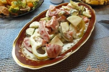 фото рецепта Салат с сырыми кабачками
