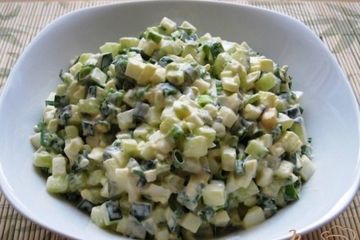 фото рецепта Салат из яиц с огурцами и зеленью