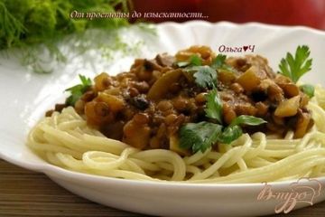 фото рецепта Спагетти с чечевично-грибным соусом с кабачками