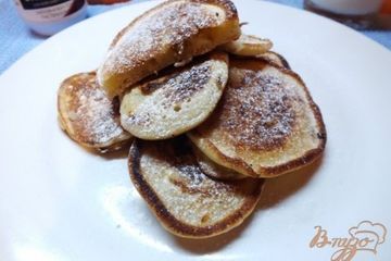 фото рецепта Оладьи с изюмом и курагой