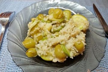 фото рецепта Теплый салат и риса с  кабачками и печеным виноградом