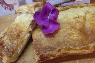 фото рецепта Рулет с творогом, грецкими орехами и курагой