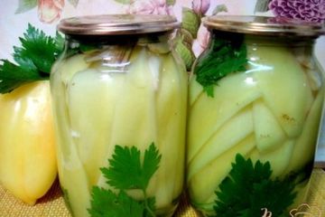 фото рецепта Перец маринованный сельдереем и чесноком