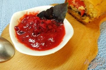фото рецепта Острый соус-закуска из кизила с чесноком