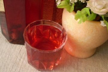фото рецепта Полезный компот с эхинацеей и вишней