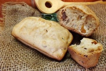 фото рецепта Не сладкие ореховые булочки с изюмом и курагой