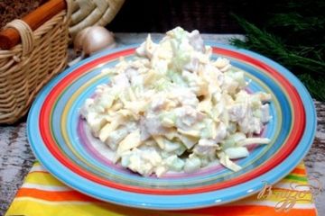 фото рецепта Салат с сыром, огурцом и ананасом