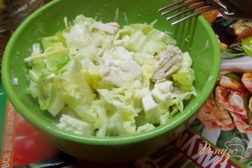 фото рецепта Салат из отварной курицы с брынзой