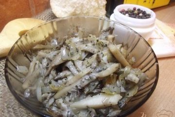 фото рецепта Вешанки жаренные с луком и травами