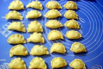 фото рецепта Вареники с крапивой и творогом