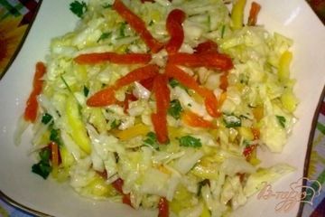 фото рецепта Салат с капустой и курагой