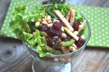 фото рецепта Салат со свеклой и стручковой фасолью