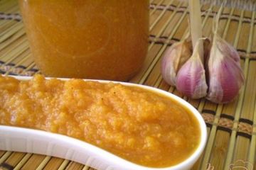 фото рецепта Икра кабачковая с чесноком и перцем