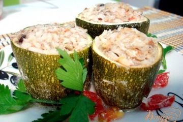 фото рецепта Кабачки фаршированные фаршем и грибами