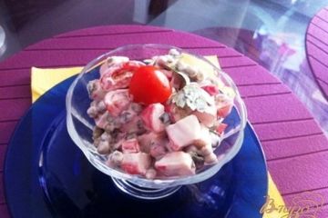 фото рецепта Салат с крабовыми палочками и помидорами