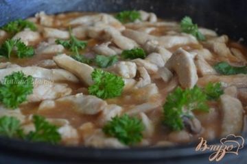 фото рецепта Куриное  филе с белой фасолью в томатном соусе
