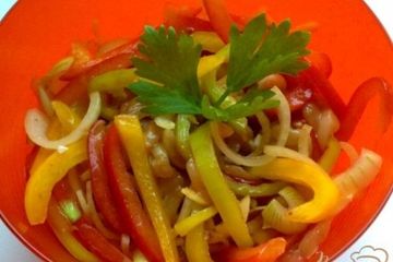 фото рецепта Салат с куриным филе Хе