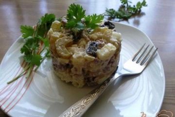 фото рецепта Овощной салат с говядиной и маринованным сельдереем