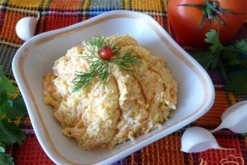 фото рецепта Сырная закуска с морковью и чесноком