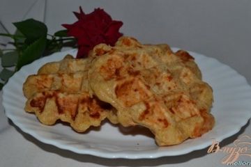 фото рецепта Вафли из цельнозерновой муки с сыром и курицей