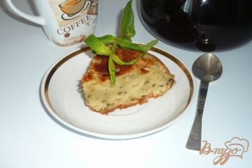 фото рецепта Шарлотка с яблоками и свежей мятой