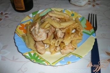 фото рецепта Макароны в сливочном соусе с курицей