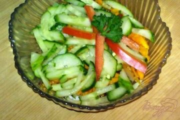 фото рецепта Салат с печенью и огурцом