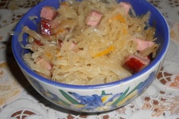 фото рецепта Тушеная капусты с баварскими колбасками