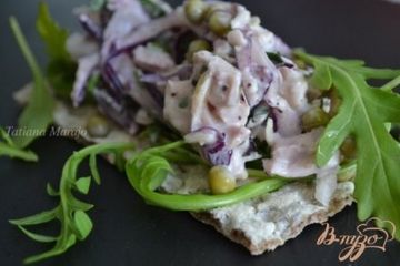 фото рецепта Капустный салат с копченой курицей