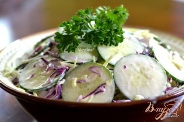 фото рецепта Cалат с капустой и огурцом