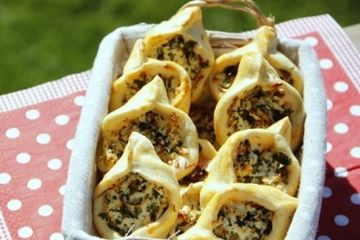 фото рецепта Пирожки Погача  с фетой и зеленью