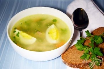 фото рецепта Нежный бульон из курицы с яйцом и макаронами