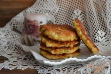 фото рецепта Оладьи с копченой курятиной и яйцом