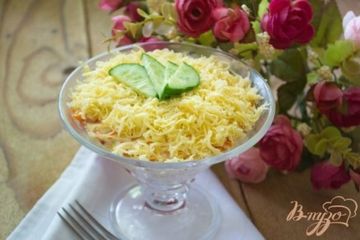 фото рецепта Слоеный салат с крабовыми палочками