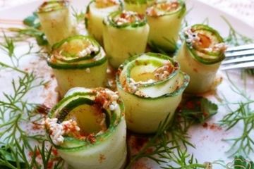 фото рецепта Закуска из огурцов и сыра