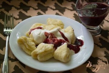 фото рецепта Ленивые ушки со сметаной и джемом