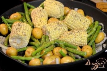 фото рецепта Картофель с кукурузой и зеленой фасолью