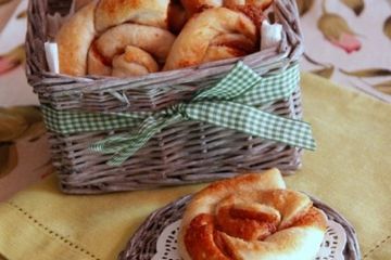 фото рецепта Слойки с вареной сгущёнкой