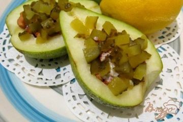фото рецепта Салат из груши с орехами