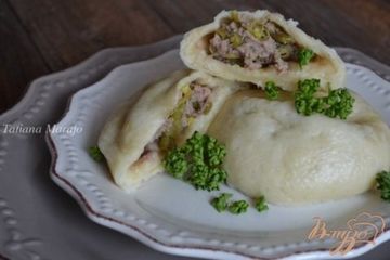 фото рецепта Картофельно-дрожжевые пышки с мясной начинкой