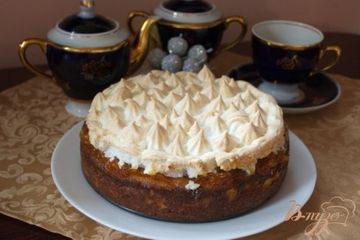фото рецепта Творожный пай с абрикосовой прослойкой и безе
