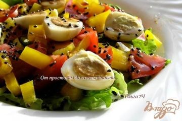 фото рецепта Овощной салат с перепелиными яйцами