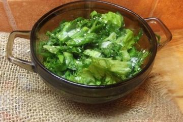 фото рецепта Зеленый весенний салат с кунжутом